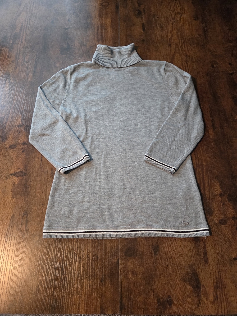 Tommy Hilfiger Turtle Neck Light Weight Sweater Light Grey Size Small